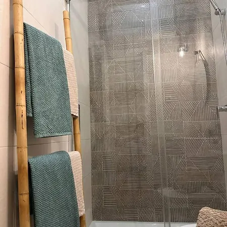 Newly Renovated Apartamento